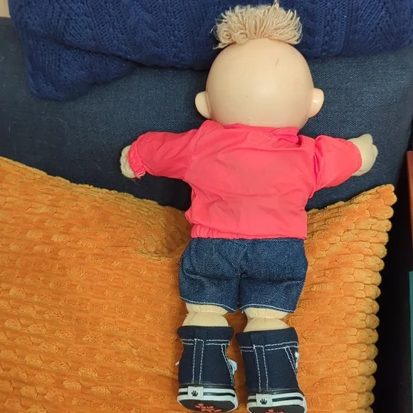 Cabbage Patch Kids Baby Boy in Windbreaker Jacket /Denim Shorts & Black Hightops - Picture 3 of 10